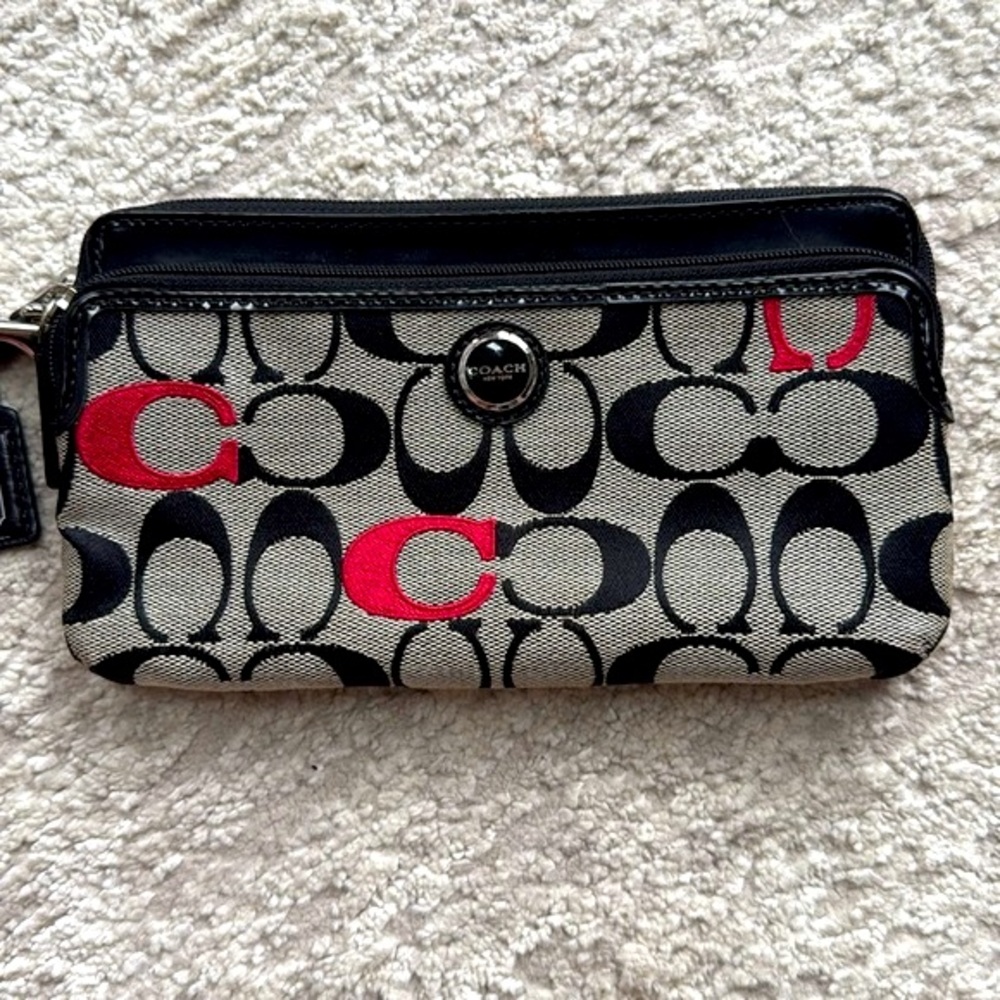 COACH Poppy Signature C Sateen Gray and Black Wristlet - Excellent Condition
